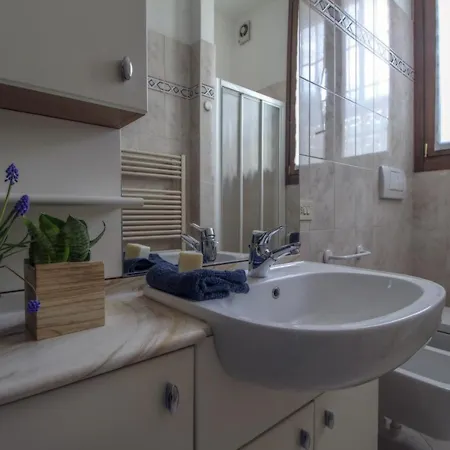 Lungo Il Sentiero Del Viandante Lecco