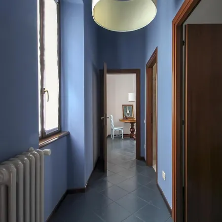 Lungo Il Sentiero Del Viandante *