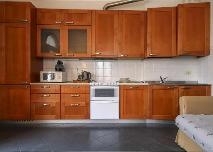 Lungo Il Sentiero Del Viandante