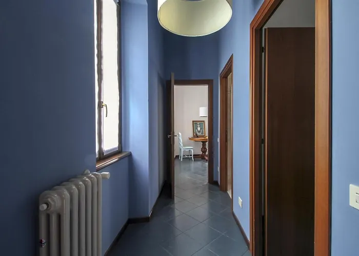 Lungo Il Sentiero Del Viandante *