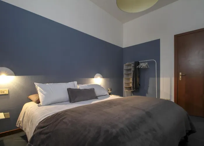 Lungo Il Sentiero Del Viandante Лекко